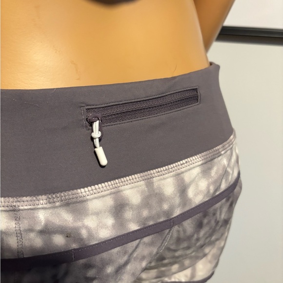 Lululemon Run Speed shorts, Sz 6, Snowy owl color. - Picture 4 of 5